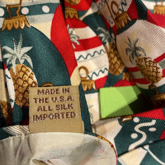 Tommy Bahama Red Green Christmas Tree Ornaments Pineapples Palm Trees Silk Tie - Picture 4 of 6